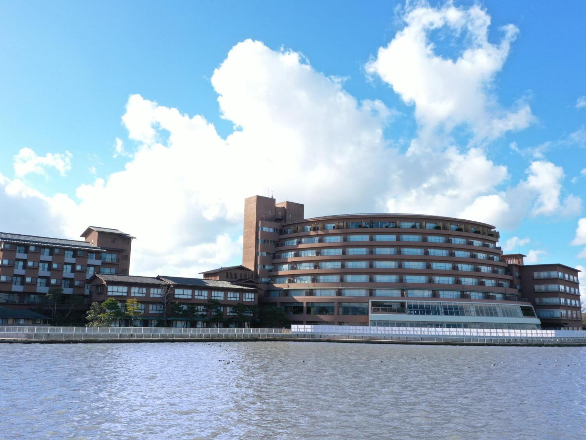 Apa Hotel & Resort Kaga Katayamazu Onsen Kasuikyo Kaga (Ishikawa) Exterior foto
